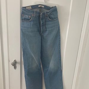 Levis Ribcage, size 28
